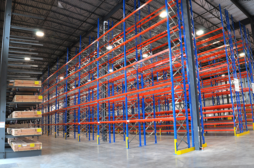 industrial pallet racking system in warehouse for optimized storage and logistics