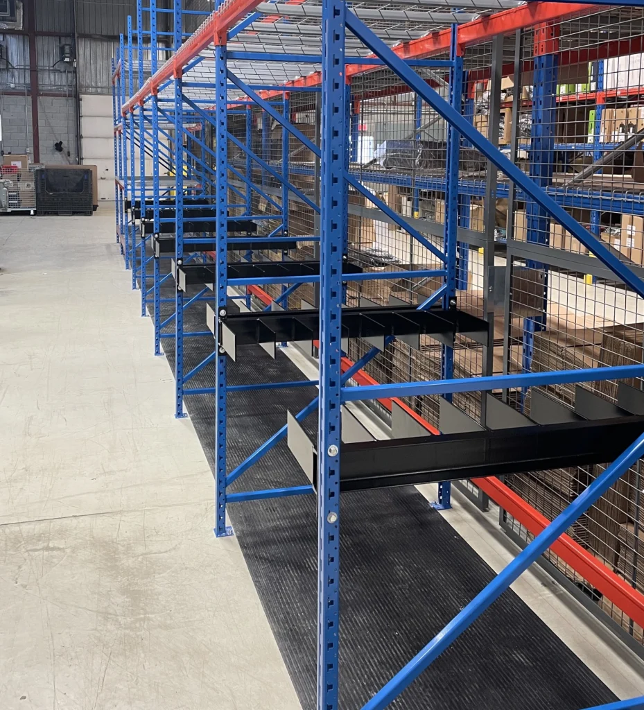Rangement vertical accessoires pour racking equipement entreposage stockage Pedlex fabrique au Quebec_ - Pedlex Rangement vertical accessoires pour racking equipement entreposage stockage Pedlex fabrique au Quebec_
