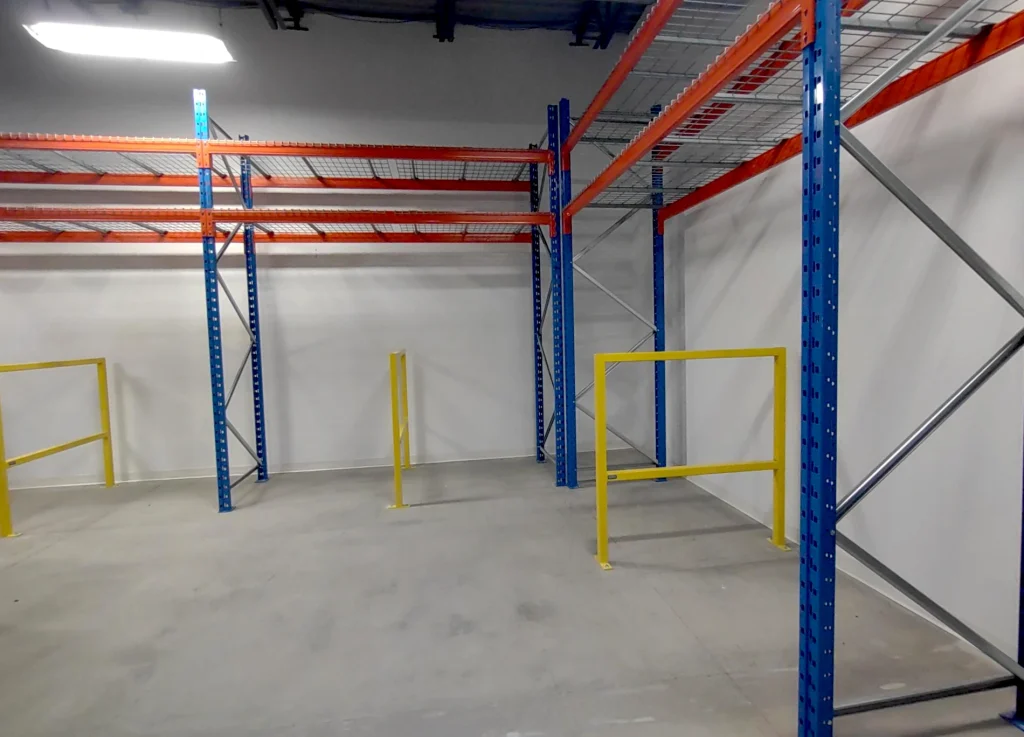 Rangement vertical sous le racking equipement entreposage stockage Pedlex fabrique au Quebec - Pedlex Rangement vertical sous le racking equipement entreposage stockage Pedlex fabrique au Quebec
